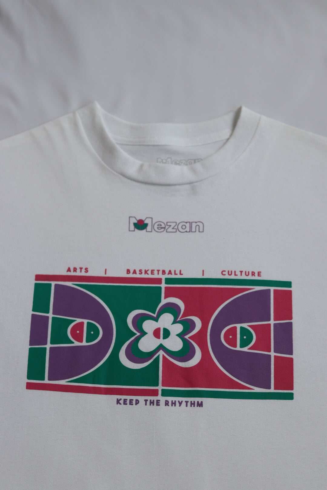 FLOWER COURT WHITE. T-shirt unisex blanc
