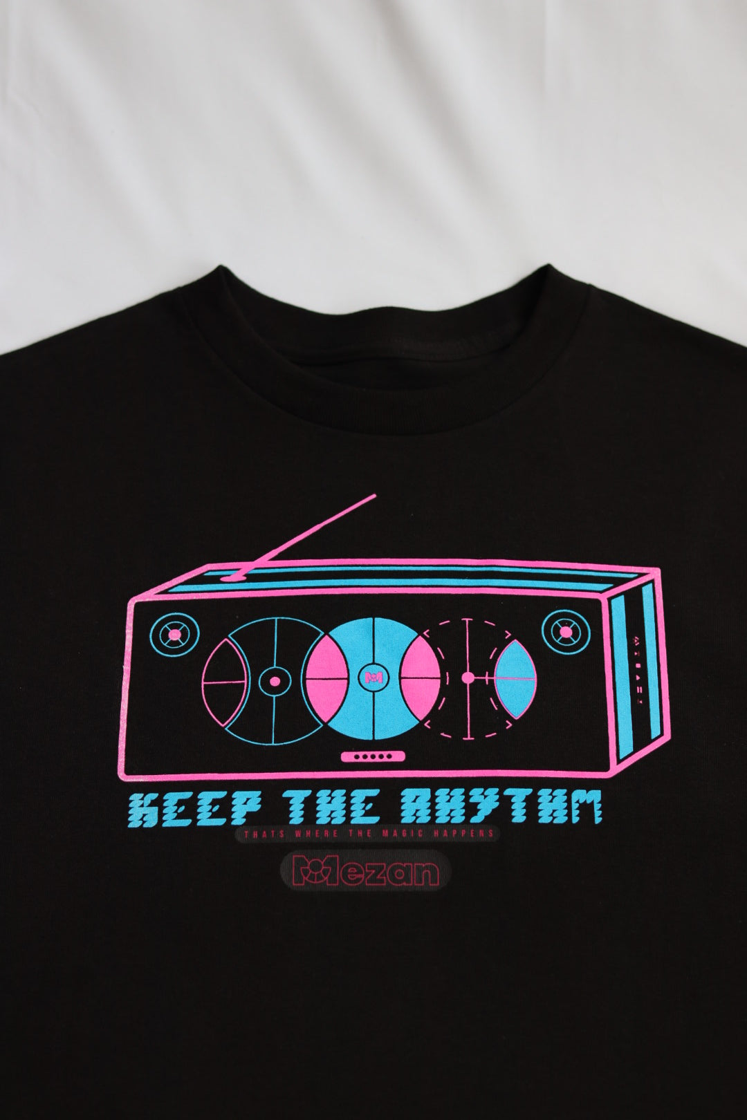 KEEP THE RHYTHM. T-shirt unisex noir