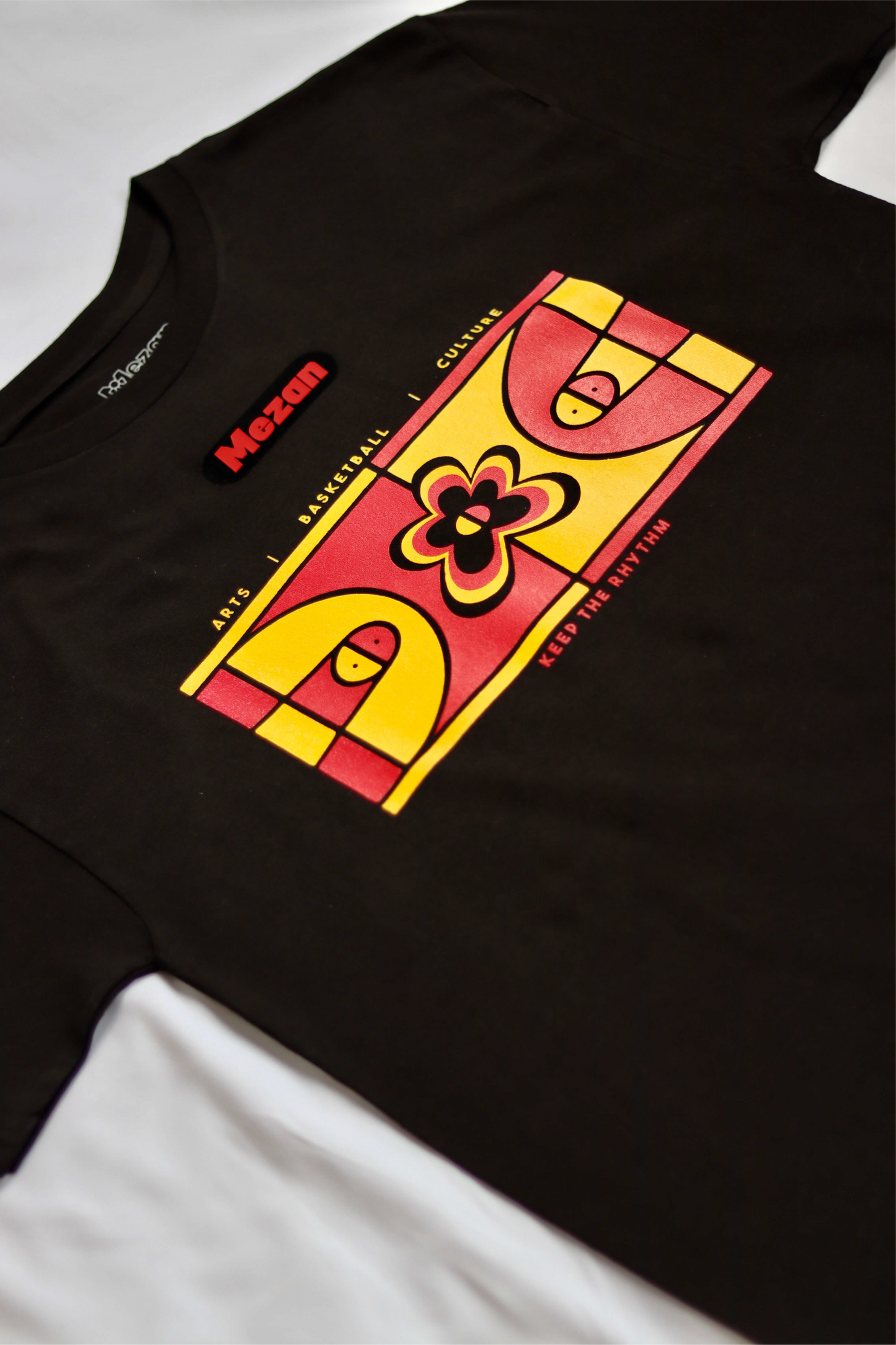 FLOWER COURT . T-shirt unisex noir